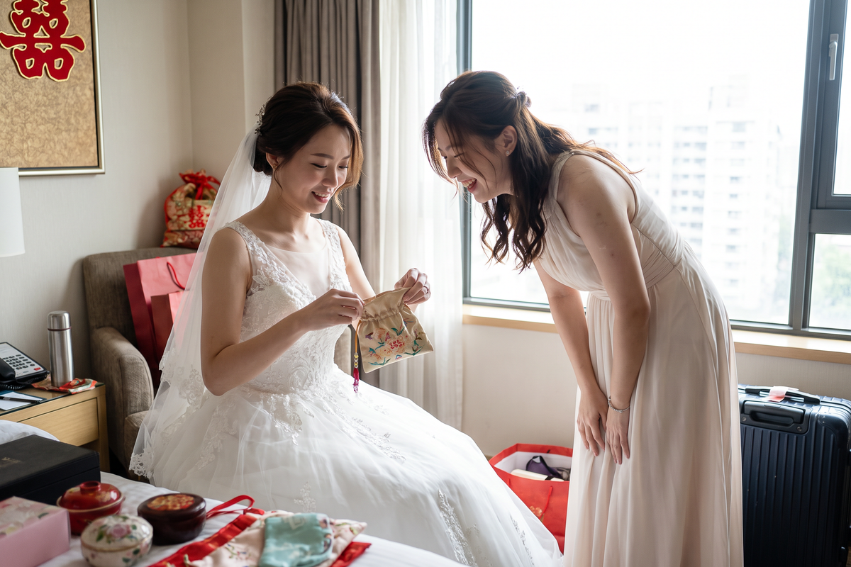 婚禮補妝包要帶什麼?新娘必備清單一次看